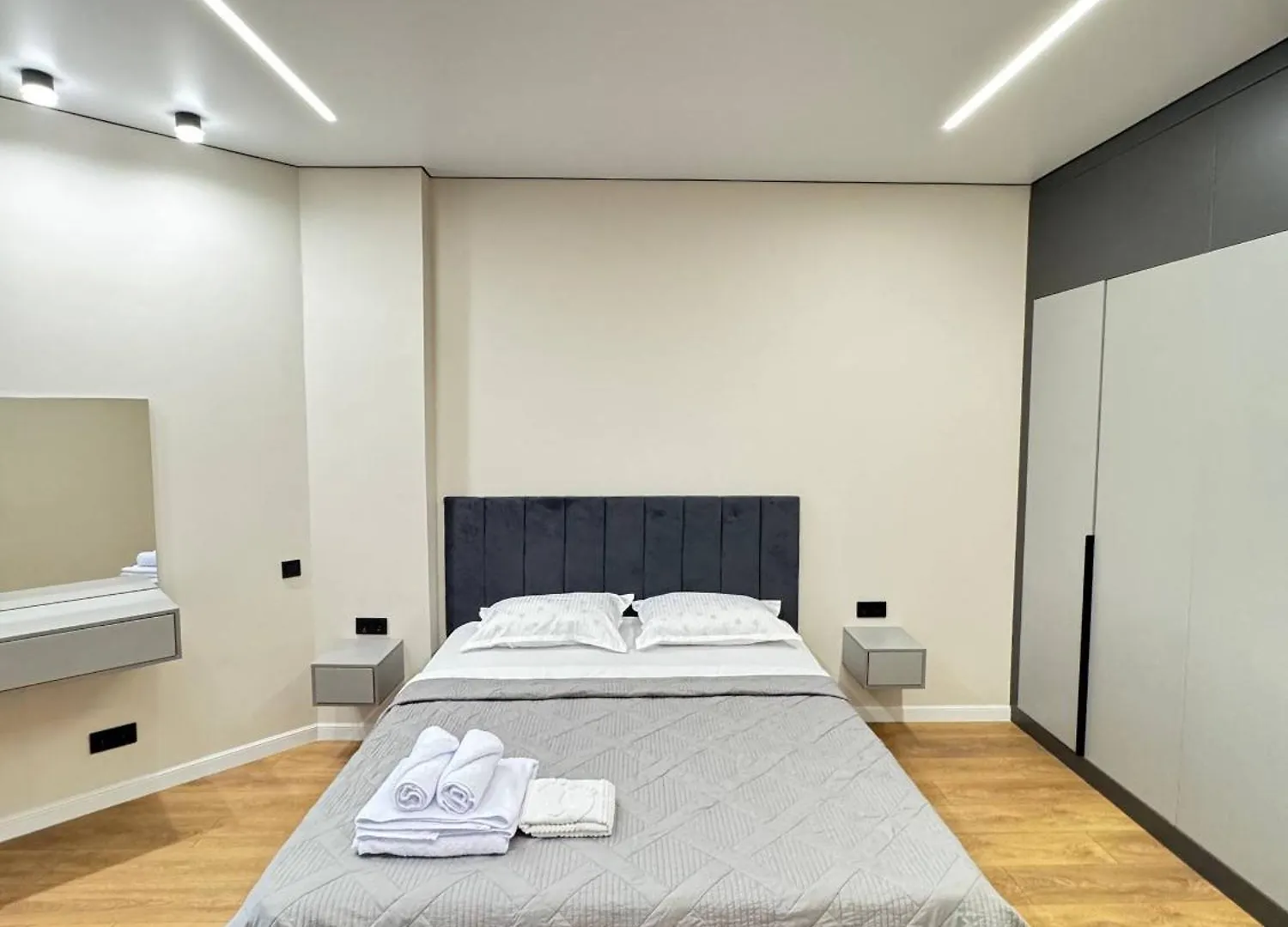 2 Room Apart Aurus In The Center Almati